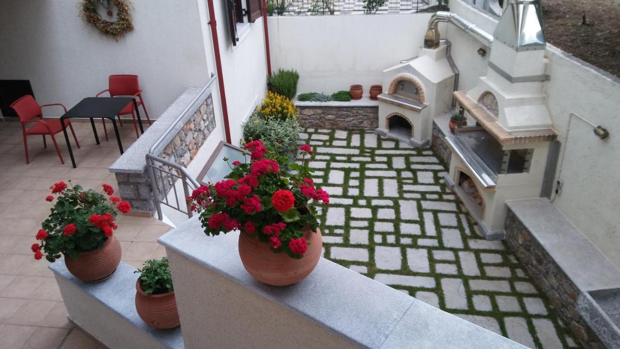 Dianthos Guesthouse Kiriákion Exterior foto
